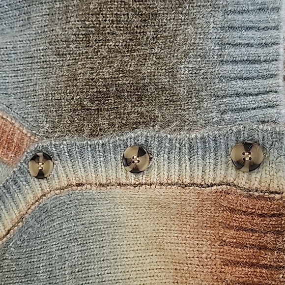 Cropped Cardigan - Picture 2 of 4